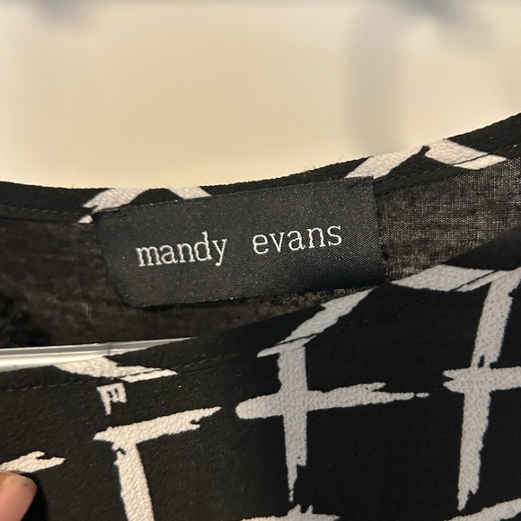 Chic Black and White Checkered Women's Blouse - Picture 2 of 4